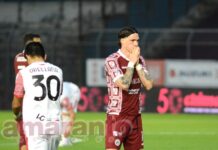 Notte amara per gli amaranto. Un gol di Okoro gela il Comunale, i playoff sono già finiti