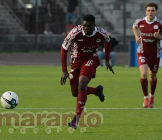 Ravasio-gol due mesi dopo. Si aprono gli spazi e Tavernelli lascia il segno. Dezi fuori dal gioco