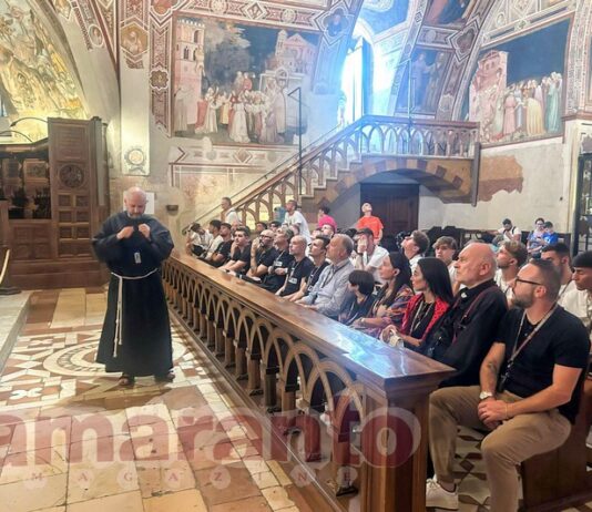 Una giornata dedicata alla spiritualità. Gli amaranto in visita alla basilica di San Francesco