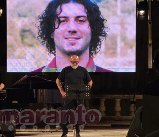 Batticuore per Lauro, applausi per Serse. Una serata profondamente amaranto in piazza Grande