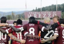Vigilia carica di adrenalina, l’Arezzo al big match con l’incognita Mawuli. Sarà uno stadio da B