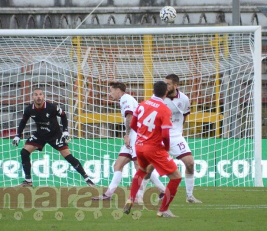Traiettoria strana, Venturi tocca con la punta delle dita e salva la porta. Il premio di giornata è suo
