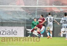 Personalità da grande, due gol spettacolari. L’Arezzo espugna Ascoli e allunga in testa
