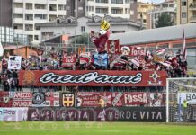 Oltre il mare, oltre il risultato. Più di duecento tifosi a Sassari e patto ribadito: insieme per la B