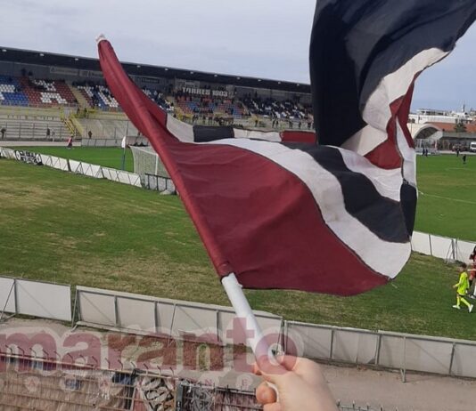 Dieci ore di mare, novanta minuti di voce e cuore. Quando la trasferta conta più di una vittoria