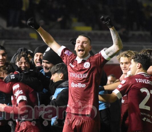 Il piglio della capolista contro un avversario che corre veloce. Sarà una partita d’alto livello