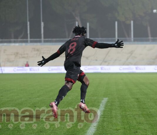 Mawuli, è un gol che può cambiare la stagione. L’Arezzo soffre ma vince in dieci all’ultimo tuffo