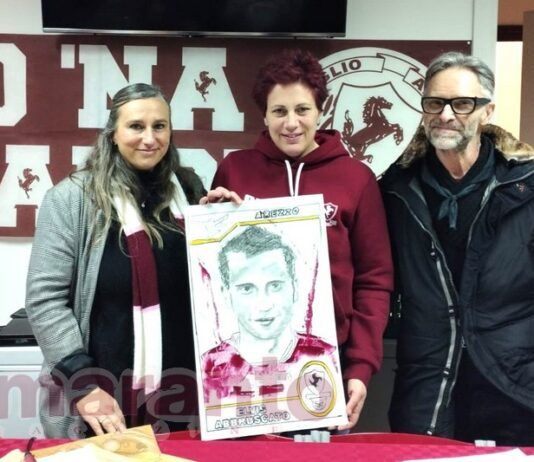 Via al tesseramento di Orgoglio Amaranto. Battute all’asta le “figurine” di Elvis e del Mosca