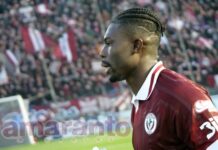 Cento volte con questa maglia. Cicatrici, muscoli e cuore, così Mawuli è entrato nella storia amaranto