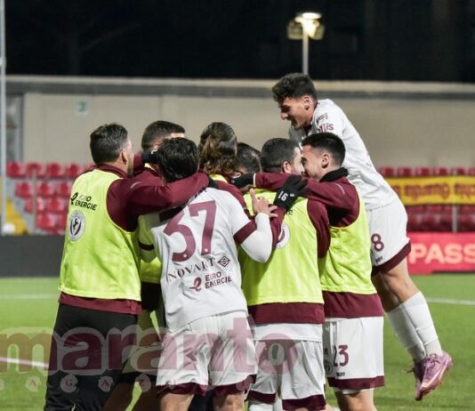 Goleada amaranto come a Livorno e Reggio Emilia. Due giocatori in doppia cifra