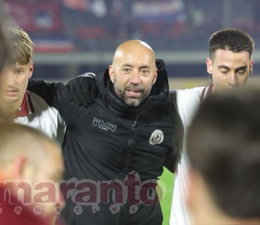 Bucchi contento: “Qualità e tante occasioni, siamo stati bravi. Un abbraccio simbolico ai tifosi”