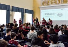 Righetti e Tavernelli a scuola di tifo. Lezione agli studenti sul rispetto delle regole