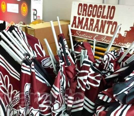 Sventolare le bandiere e tifare tutti insieme. Sale l’attesa per la partita di domani