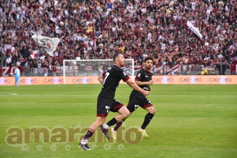 Ionita la sblocca subito, poi Varela scaccia le paure. L’Arezzo rimane in testa al campionato