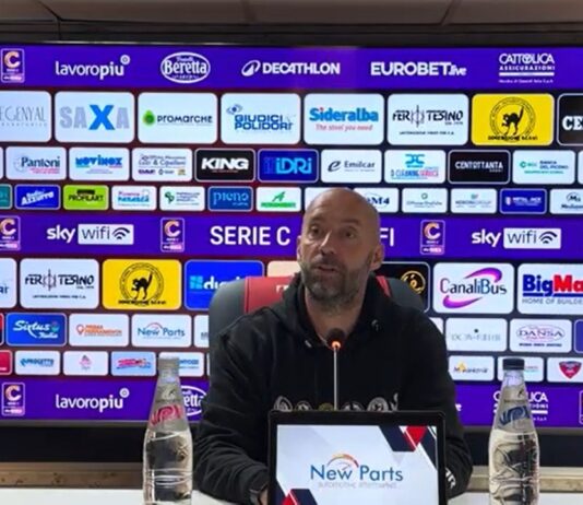 Manzo striglia la squadra negli spogliatoi. Bucchi: “Noi poco incisivi. Ma siamo ancora in testa”