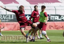FOTOGALLERY / Allenamento allo stadio contro i giovani amaranto