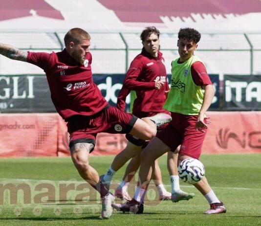 FOTOGALLERY / Allenamento allo stadio contro i giovani amaranto