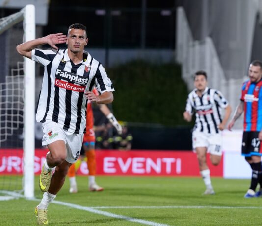 L’Ascoli demolisce il Catania: 4-0, finale ipotecata. Crespi-gol al 91′, il Brescia gela Salerno