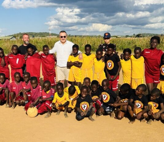 Un po’ d’amaranto tra i bambini dello Zambia. Il calcio come strumento di crescita