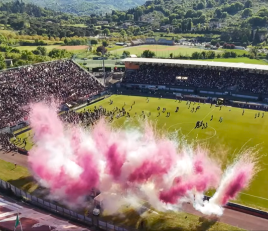 Giù il sipario sul caro, vecchio Comunale. Finisce un’epoca tra ricordi e un po’ di nostalgia