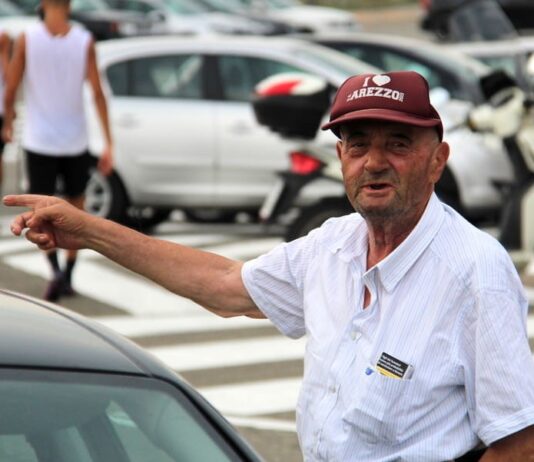 Caro “Ammiraglio”, tiferai Arezzo da lassù. Addio a uno storico tifoso amaranto