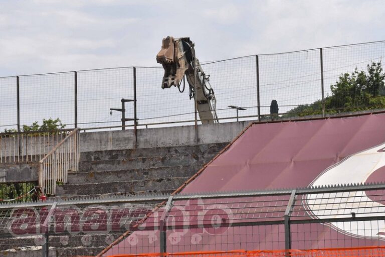 FOTOGALLERY / Cominciano i lavori di riqualificazione al Città di Arezzo