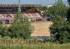 Manutenzione sul prato del Comunale. In corso la conversione in gramigna ibrida