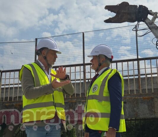 Taglio del nastro al cantiere dello stadio. Primi colpi di pinza meccanica alla Maratona