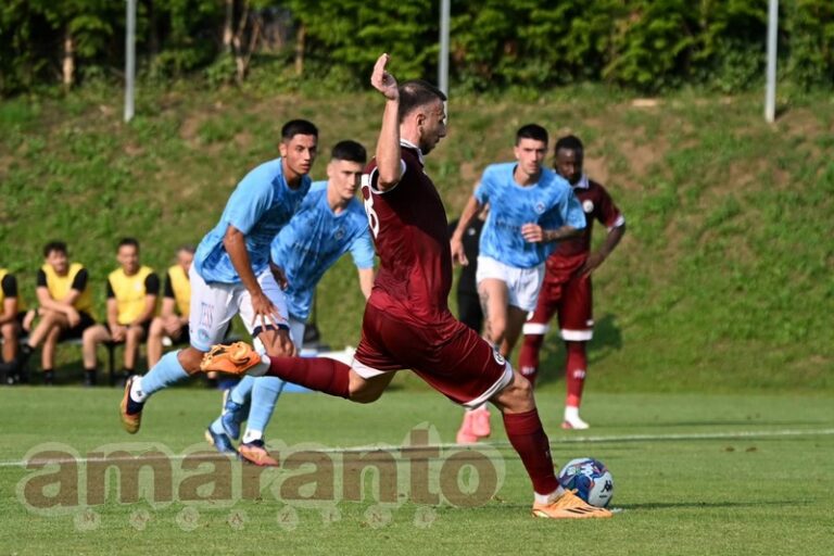Arezzo rimontato dall’Albinoleffe (1-3). Bucchi spreme la squadra, due sole sostituzioni