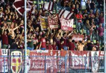 Daspo per tre tifosi amaranto. Trovati con i fumogeni prima di entrare allo stadio di Empoli