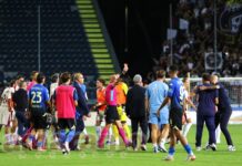 Una stangata per l’Arezzo. Pagliuca espulso a fine derby, arriva la squalifica