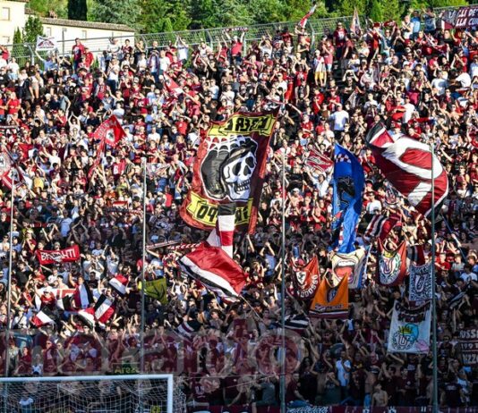 Il pubblico amaranto è cambiato. Record di abbonati, biglietti esauriti: c’è voglia di stadio