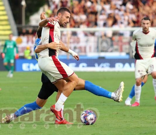 Coppolaro non sbaglia niente, buona regia di Viviani. Olivieri in ritardo, anonimo Arena
