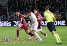 Pallone messo giù in scioltezza. Lo stop in corsa di Tavernelli è un pezzo di bravura