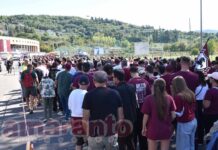 Sold out nella sud e in tribuna laterale. Quasi esaurito il settore ospiti di Carrara