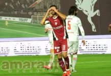 L’Arezzo non segna e la Cremonese (in dieci) strappa un punto. Al Comunale finisce 0-0