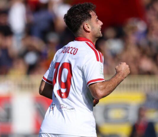 Palermo di forza, il Mantova non molla. Belotti regala il derby al Modena, colpaccio Carrarese